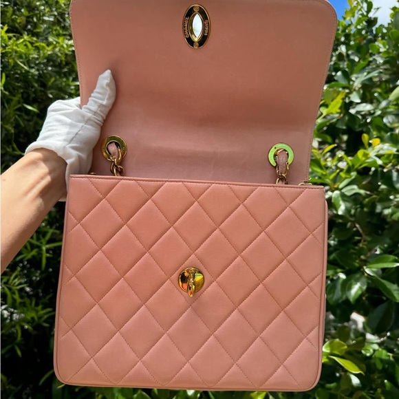 Extremely Rare Vintage Chanel Shoulder Bag with 24k gold plated hardware - Picture 2 of 14